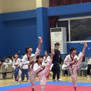 눈부시게 빛나는 태권도장 이미지