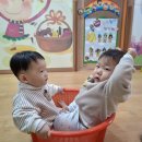 찬솔어린이집 | 옷 선물 받았어요