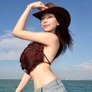 기분이 많이 좋아보이는 누나.gif 이미지