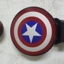 캡틴아메리카 방패 디자인으로 커스텀페인팅해놓은 주유구와 주유캡 이미지