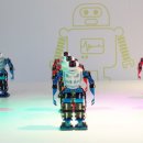 로봇이 움직이는 도서관 이미지