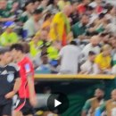 교체아웃되던 김민재 제스처.gif 이미지