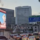 독서를 통한 행복 찾기 이미지