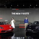 더718