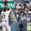 함께 기적을 써내려 갈 <b>다음</b> 가을을 기약하며 (vs LG)