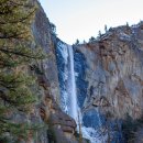 미국 요세미티 브라이덜 베일 폭포 Bridalveil Fall 이미지