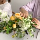 싱그러운 여름 꽃 화병꽂이 이미지