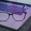 밝은빛안경 이미지