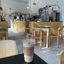 만년로68번길 | 만년동 카페 &#39;커피땅거미 2호점&#39; 햇살 가득 통유리 뷰 맛집☕
