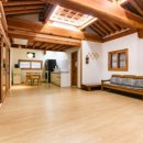 달을 품은 한옥 이미지