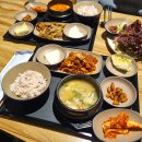 집밥이 떠오르는 정갈한 반상 정식 맛집 장유 달래식당