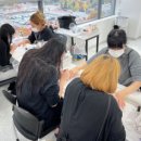 손끝에서 피어나는 네일아트 이미지