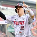 박찬호 놓친 KT, FA 시장 큰 손 되나→다음 스텝은 '외야수'…김현수 '썰' 파다한데 "관심 사실, 오퍼는 아직" 이미지