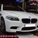 BMW F10 5시리즈 오리지널 M5 스타일 프론트범퍼 & M5 스타일 오버휀더 작업 (520DF10배기F10머플러520D머플러워크인피코HIDF10520D앰비언트F10 520DM5바디킷F 이미지