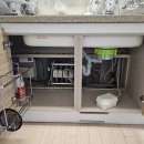 용산-현장-782 | 싱크대 하부장 물에 불어 터진 보일러 분배기 커버 가림막 교체