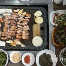 돌판돼지 이미지