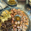 롯데리아 부산재송점 앞 횡단보도 | 부산 해운대 회식하기 딱 좋은 삼굽살 재송점 고기까지 구워주는 맛집