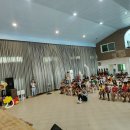 필리핀 새한교회 문화사역 벌룬 및 버블쇼(6/2)...벌룬, 풍선으로로 복음도 알려주는 처음 보는 공연에 흠뻑 빠져 있네요. 이미지
