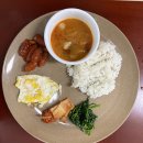 2023.02.27. 흰쌀밥, 돼지고기김치찌개,계란후라이, 소세지야채볶음,시금치,배추김치 이미지