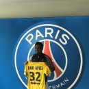 [옷피셜] 아우베스 PSG 입단 (등번호 32번).jpg 이미지