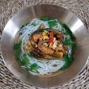 촉촉하고 영양듬북한 가지고명으로 잔치국수 말았어요. 이미지