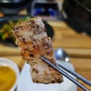 부곡로5안길 | 안산 부곡동 &#34;돈이랑 김치랑&#34; 솥뚜껑 통후추 生 삼겹살