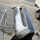 스포일러 교환작업 이미지