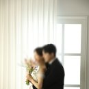세미 웨딩촬영 원세컨드스튜디오 / 자연광 커튼 백허그씬