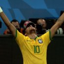 Neymar stole the show as Brazil came from behind to open the World Cup with a victory over Croatia in Sao Paulo, but the match turned on a controversi 이미지