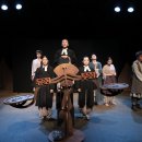 연극 <예외와 관습> 이미지