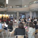 서커스 음악극 <체어, 테이블, 체어> 이미지