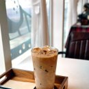 즐거운 클래식 기타 | [인천 서구 카페] 검암동 디저트·라떼 맛집 ‘하우나우’ 통창뷰가 예쁜 우드톤 감성 카페 후기