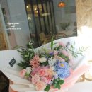서초구 꽃배달 추천｜수국·장미·거베라 프리미엄 꽃다발 V100 생일·기념일·음악회 축하 이미지