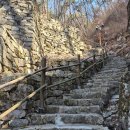 백제어죽 | 백제의 미소 용현리 마애여래삼존상 이거 알면 감탄 나옵니다 진짜 마음이 편안해지는 이유