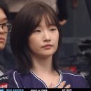 어제자 박소담 kt Wiz Park 시구.gif 이미지