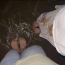 247노래타운 | 그칠 줄 모르는 손을 잡아줘