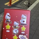 키티 개좋아해서 키티 스티커로 자리 범벅해두는 직장눈아한테 이거 줘도 될까 이미지