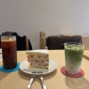 브레드82 | 근처 아늑하고 분위기 좋은 카페 <후투티> (영업시간, 좌석, 분위기, 바나나 브레드, 딸기 케이크 후기)