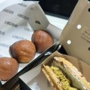 듬뿍 | 카페인중독 버터떡 후기 + 두바이와플 최고의 밸런스를 찾아서.... 카다이프 듬뿍 후기