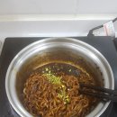 불타는 짜장 이미지