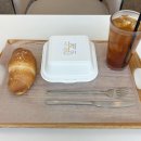 28140-8-1-21 | ☕️[대구] 동구 베이커리 카페 "사계절91" - 소금빵 버터떡 판매하는 빵지순례 맛집 후기