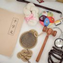 꽃과 바늘과 실타래 이미지