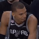 동아닉스 | "웸반야마와 셀카 한 장의 대가" NBA 파이널 난입 관객, 전 경기장 '평생 영구 제명' 처분