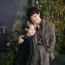 씨유 가정뉴서울점 | 사랑은 아무 의미 없는 이 우주에서 생겨난 거대한 의미