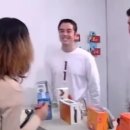 English Conversation 2-11 : Buying a phone 이미지