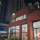 굳앤구디 | [김해 카페] 붉은 벽돌이 가을 무드와 찰떡인 카페 굳앤구디