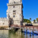 강과바다의 탑 이미지