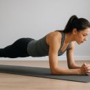 코어강화 필라테스 이미지