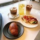 이로이커피(EI RO EI COFFEE) | 화순 디저트 카페 이로이커피는 잠봉샌드위치와 크림커피 추천해요.