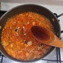 돼지고기 듬뿍 넣은 김치찌개 뚝딱 만드는 방법